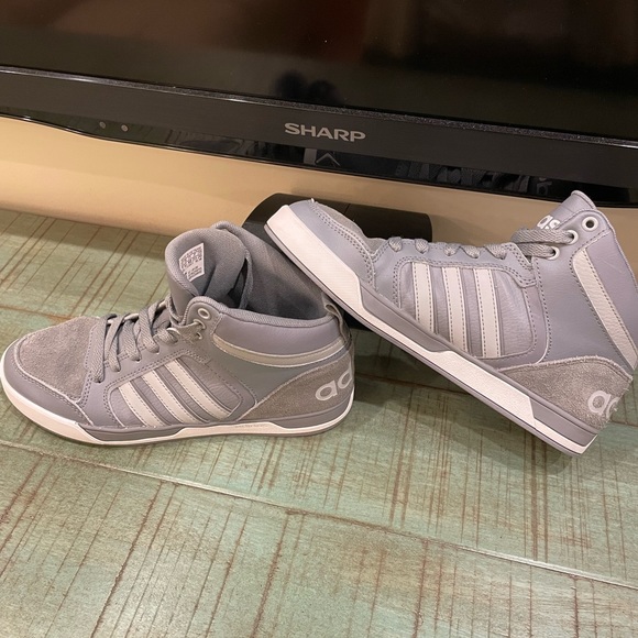 Adidas - Picture 9 of 14